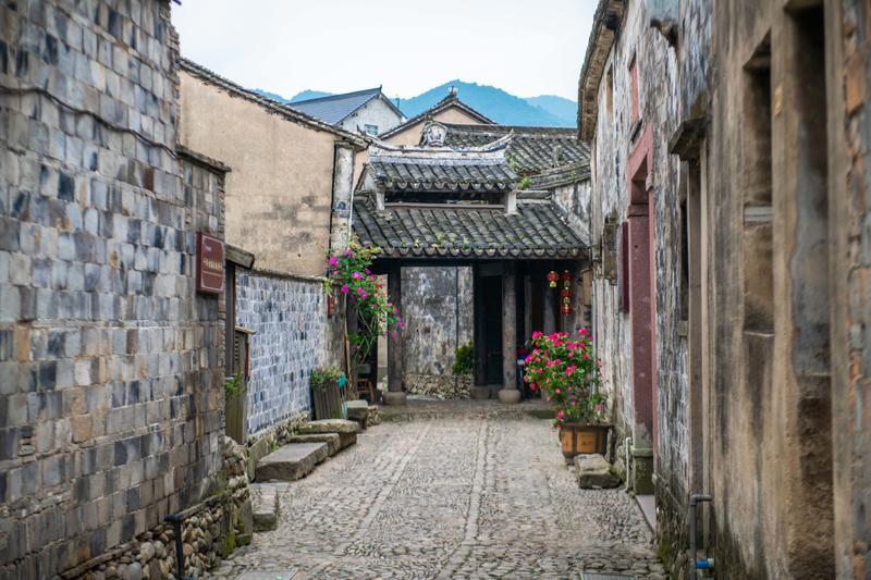 韩愈：八月十五夜赠张功曹